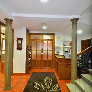  Pensión Residencia Ziri